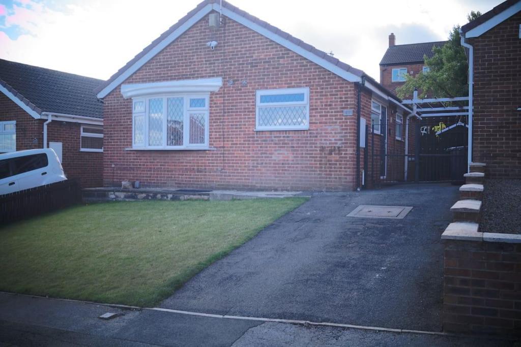 Luxurious Detached Bungalow Batley Buitenkant foto