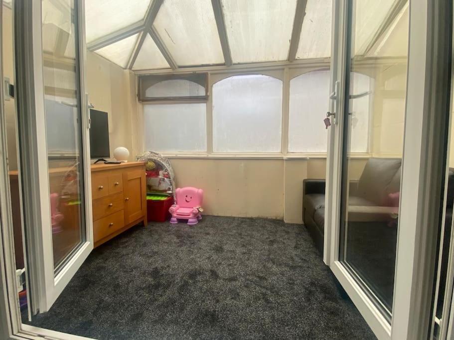 Luxurious Detached Bungalow Batley Buitenkant foto