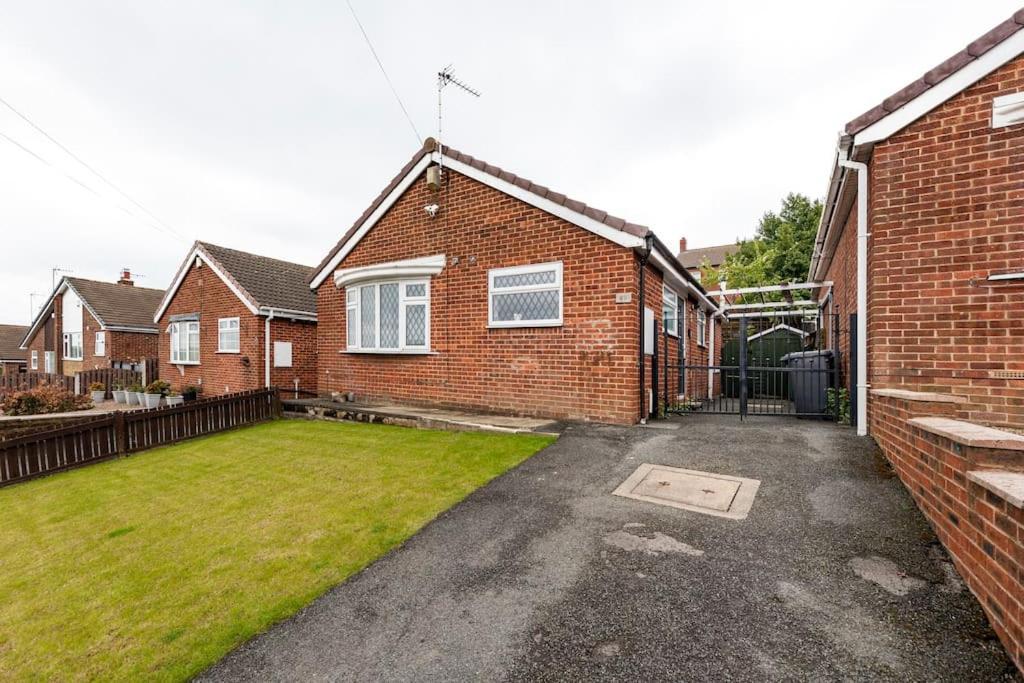 Luxurious Detached Bungalow Batley Buitenkant foto