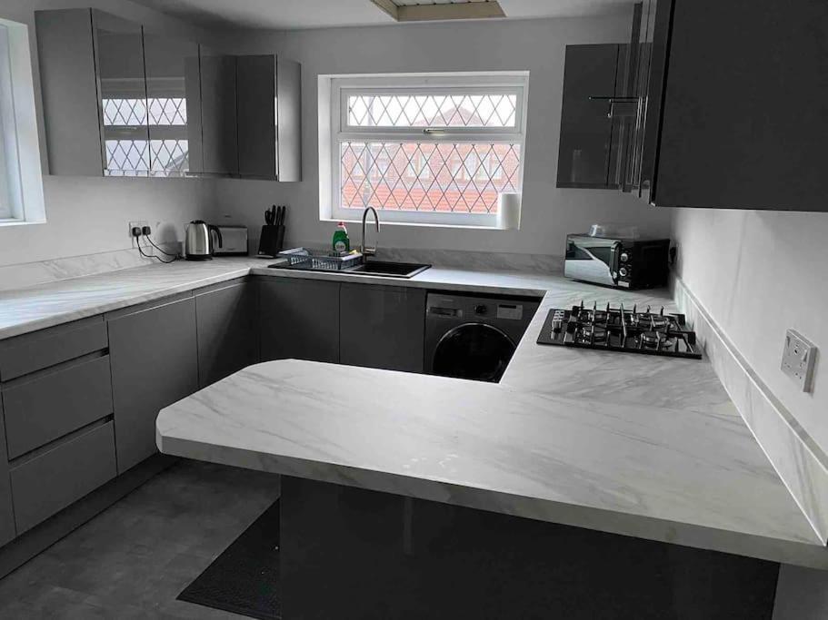 Luxurious Detached Bungalow Batley Buitenkant foto